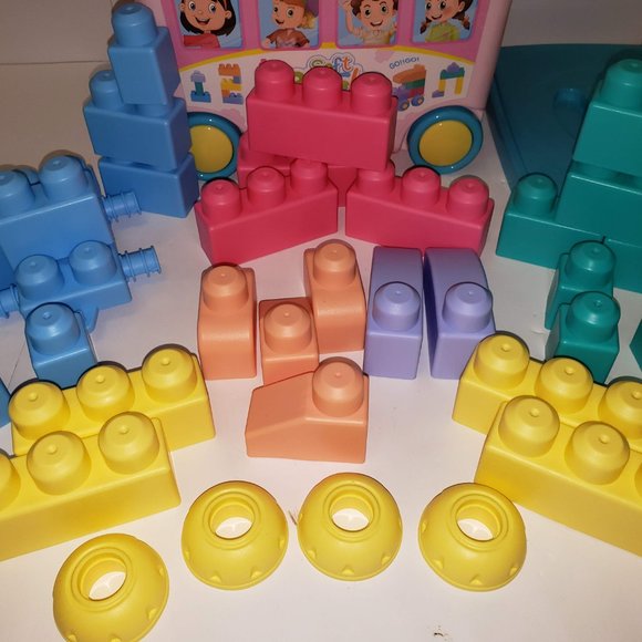 New 35pc Blocks Pull Wagon - Picture 5 of 15